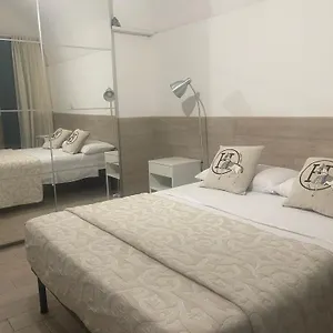 Appartamento Monolocale Nel Cuore Del Centro Storico, Napoli