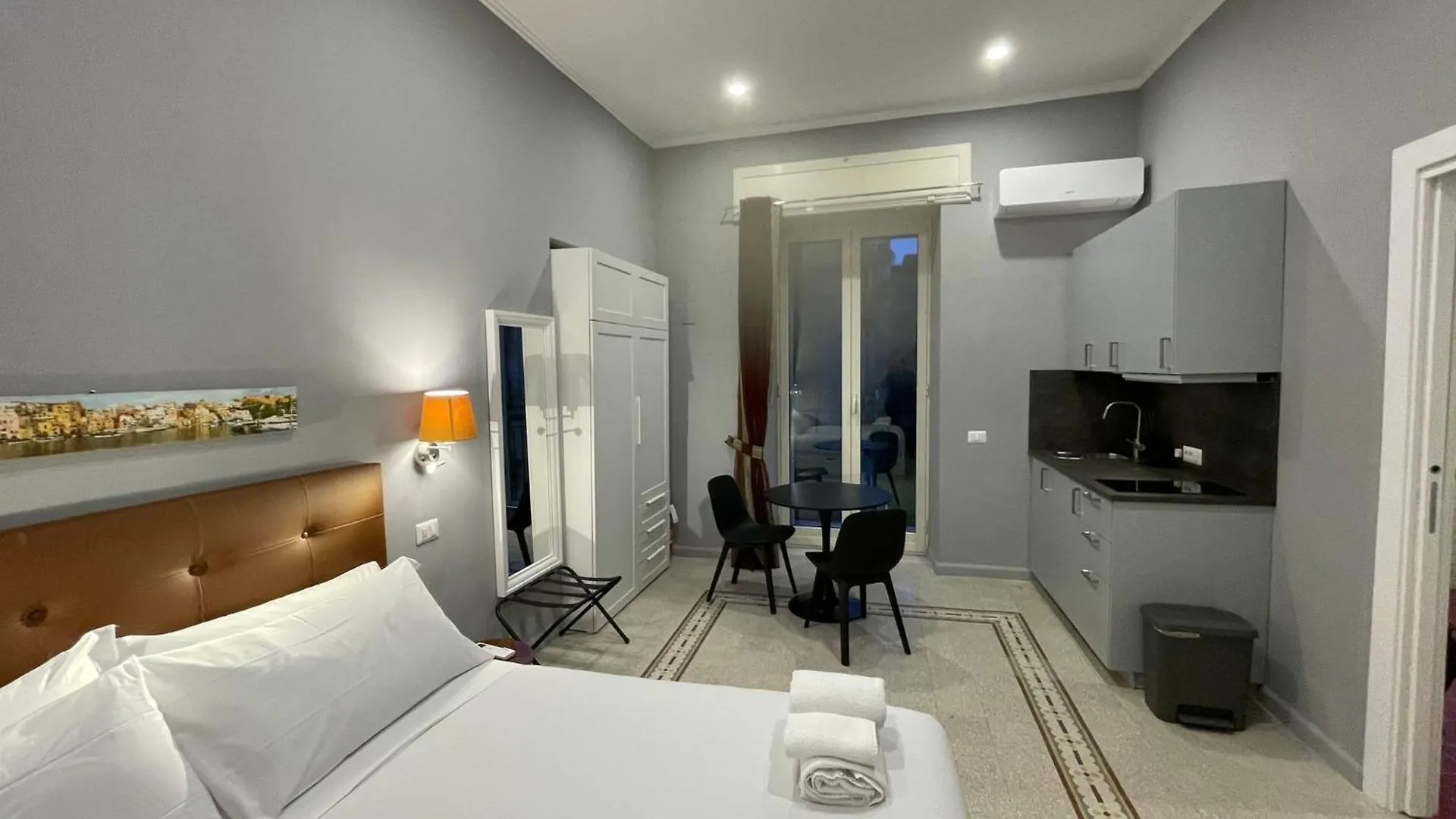 La Cornucopia Apartment Naples Italy